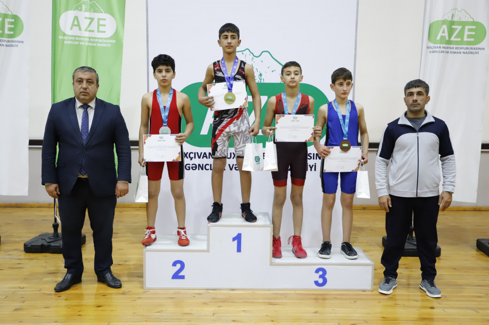 Güləşçilər arasında muxtar respublika birincililəri məlum olub <font color=red> - FOTOLAR</font>