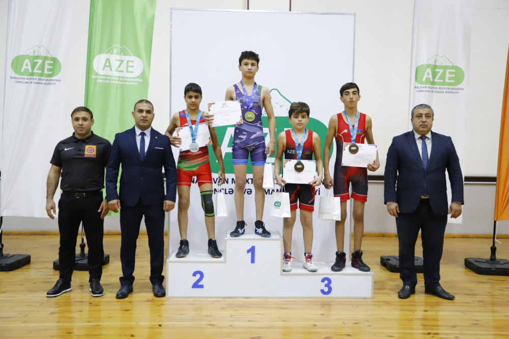 Güləşçilər arasında muxtar respublika birincililəri məlum olub <font color=red> - FOTOLAR</font>