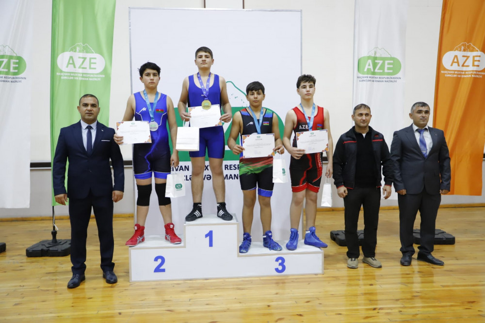 Güləşçilər arasında muxtar respublika birincililəri məlum olub <font color=red> - FOTOLAR</font>