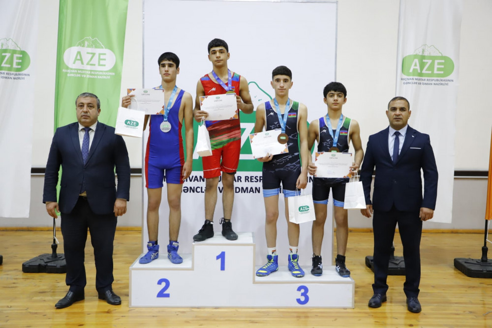 Güləşçilər arasında muxtar respublika birincililəri məlum olub <font color=red> - FOTOLAR</font>