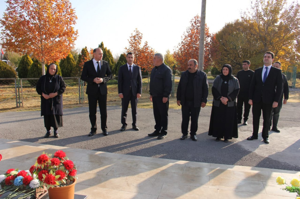 Naxçıvan MR Ədliyyə Nazirliyi şəhid ailələrini ziyarət edib<font color=red> - FOTOLAR</font>