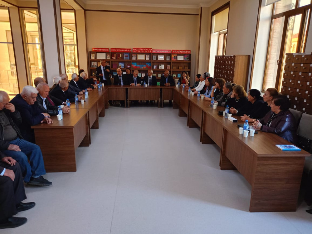 Uşaqlara yeni kitab töhfəmiz<font color=red> - FOTOLAR</font>