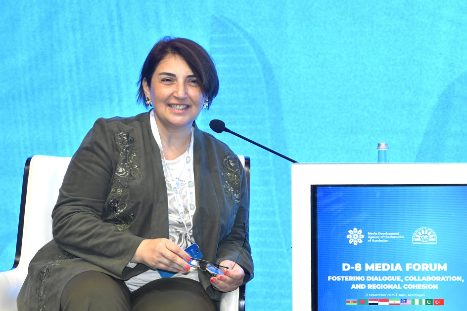 D-8 Media Forumunda strateji kommunikasiya və böhranın idarə olunması məsələləri müzakirə olunub<font color=red> - FOTOLAR</font>