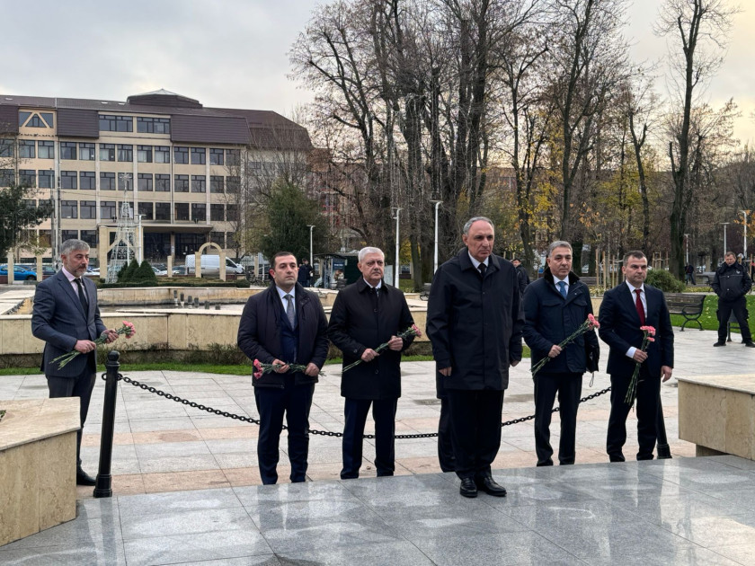 Baş prokuror Kəmran Əliyevin rəhbərlik etdiyi nümayəndə heyəti Buxarestdə işğüzar səfərdədir<font color=red> - FOTOLAR</font>