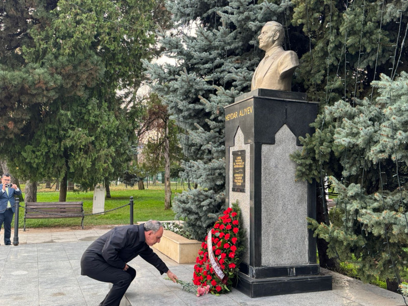 Baş prokuror Kəmran Əliyevin rəhbərlik etdiyi nümayəndə heyəti Buxarestdə işğüzar səfərdədir<font color=red> - FOTOLAR</font>