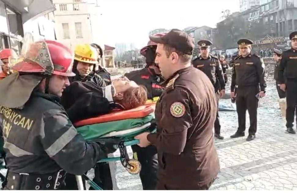 Nərimanovda baş verən partlayış nəticəsində operativ xilasetmə əməliyyatı sayəsində 7 nəfər xilas edilib<font color=red> - FOTOLAR</font>