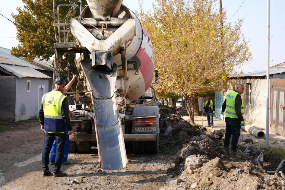Naxçıvan şəhərində daxili avtomobil yollarının əsaslı təmirinə başlanılıb<font color=red> - FOTOLAR</font>