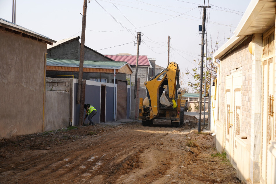 Naxçıvan şəhərində daxili avtomobil yollarının əsaslı təmirinə başlanılıb<font color=red> - FOTOLAR</font>