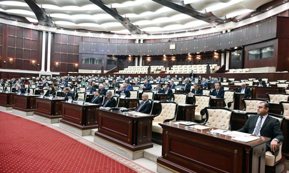 Azərbaycan bir sıra ölkə ilə diplomatik və xidməti pasport sahiblərini vizadan qarşılıqlı azad edir<font color=red> - FOTOLAR</font>