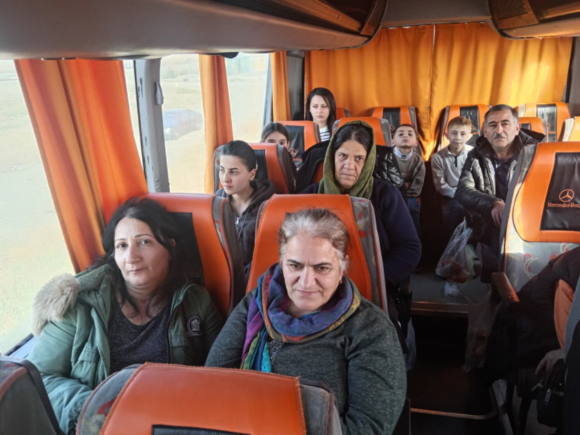 Xocalı rayonunun Xanyurdu və Təzəbinə kəndlərinə növbəti köç karvanı yola salınıb<font color=red> - FOTOLAR</font>