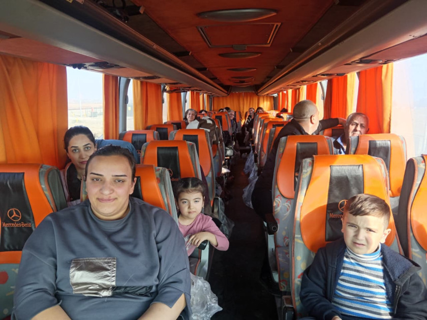 Xocalı rayonunun Xanyurdu və Təzəbinə kəndlərinə növbəti köç karvanı yola salınıb<font color=red> - FOTOLAR</font>