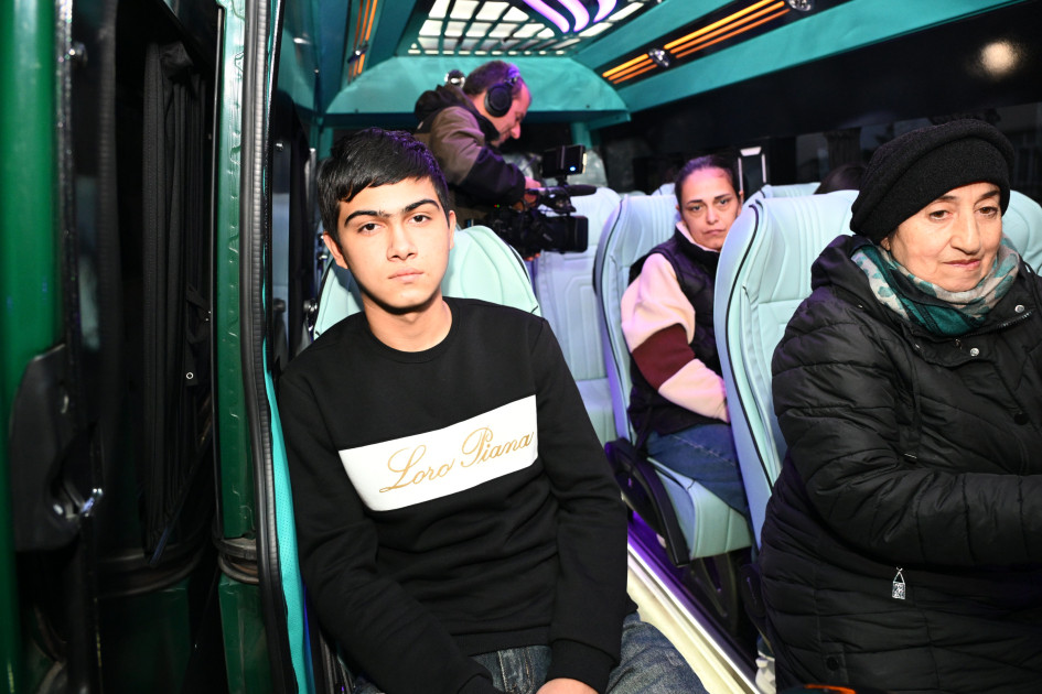 Kəlbəcər şəhərinə növbəti köç karvanı yola salınıb<font color=red> - FOTOLAR</font>