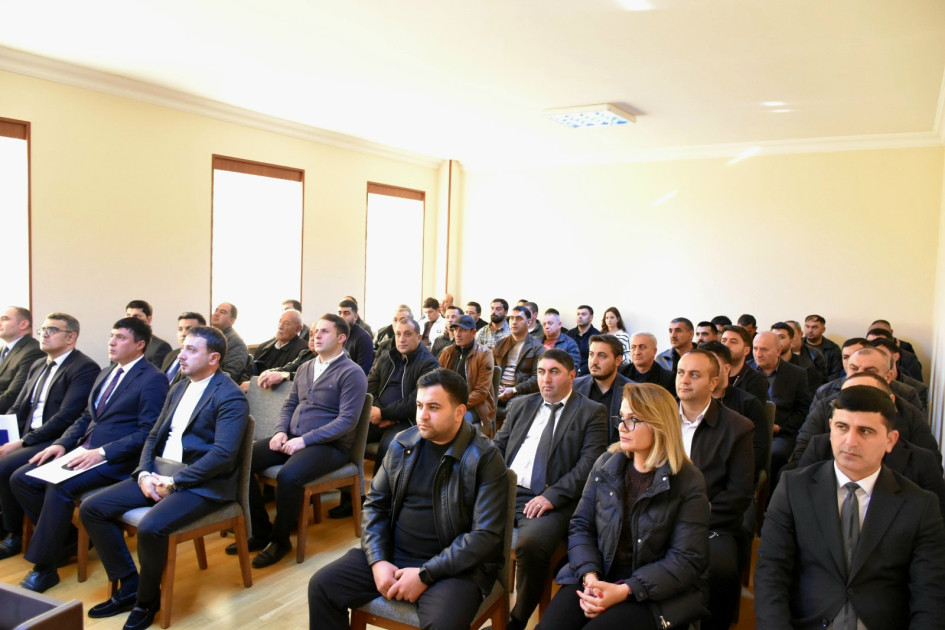 Naxçıvanda vergi ödəyiciləri ilə görüş keçirilib<font color=red> - FOTOLAR</font>