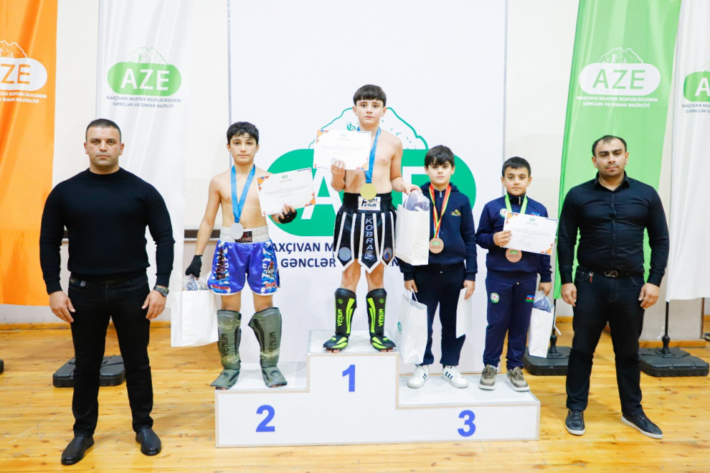 Kikboksinq üzrə muxtar respublika birinciliyi keçirilib<font color=red> - FOTOLAR</font>