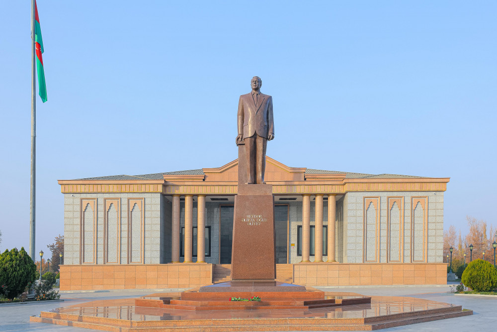 Elm və təhsil naziri Naxçıvana səfər edib<font color=red> - FOTOLAR</font>