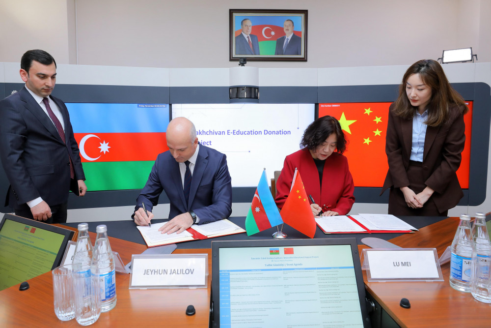 Naxçıvanda “İnteraktiv təhsil yardımı” layihəsinin təqdimatı keçirilib<font color=red> - FOTOLAR</font>