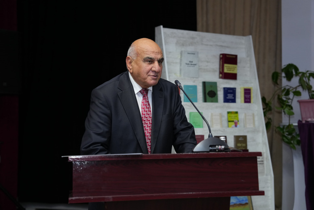   Naxçıvan Dövlət Universitetində Kamal Abdullanın 75 illik yubileyi qeyd olunub<font color=red> - FOTOLAR</font>