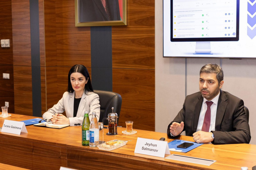 İraqın rabitə naziri “ASAN xidmət”də<font color=red> - FOTOLAR</font>