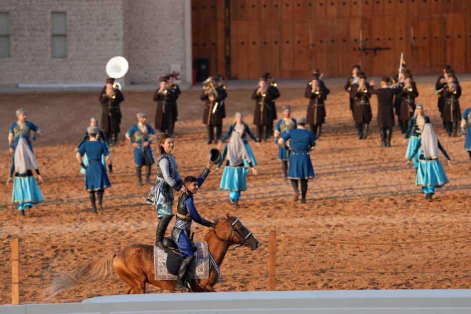 Qarabağ atlarının performansı, milli musiqimiz və rəqslərimiz tamaşaçıları heyran edib<font color=red> - FOTOLAR</font>