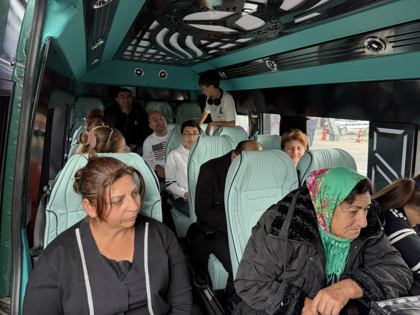 Horovluya qayıdış davam edir, bu gün 18 ailə kəndə yola salınıb<font color=red> - FOTOLAR</font>