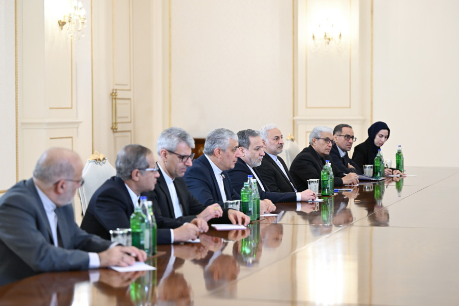 Prezident İlham Əliyev İranın xarici işlər nazirinin rəhbərlik etdiyi nümayəndə heyətini qəbul edib<font color=red> - FOTOLAR</font>