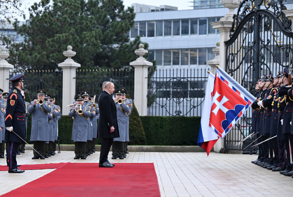 Prezident İlham Əliyevin Bratislavada rəsmi qarşılanma mərasimi olub<font color=red> - FOTOLAR</font>