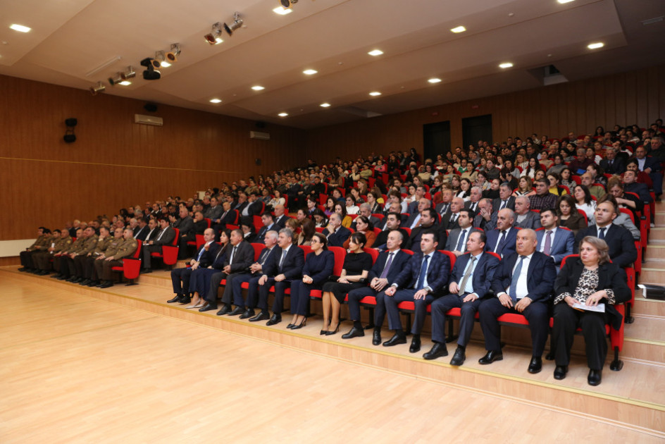 Mülki müdafiə sahəsində görülmüş işlər və qarşıda duran vəzifələr müzakirə olunub<font color=red> - FOTOLAR</font>