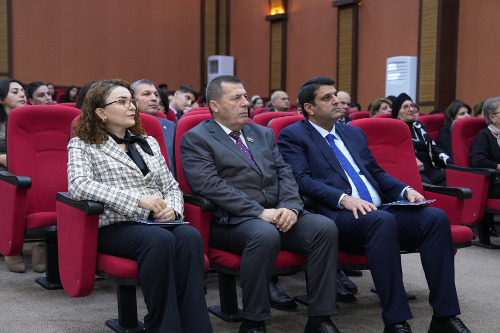 Naxçıvan Dövlət Universitetində Ümummilli Lider Heydər Əliyevin anım gününə həsr olunmuş tədbir keçirilib<font color=red> - FOTOLAR</font>