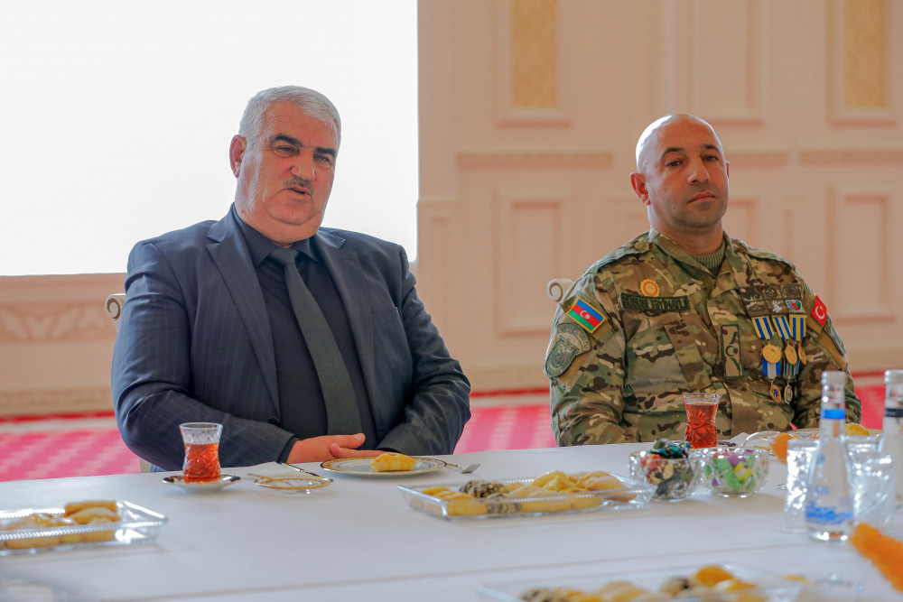 Səlahiyyətli nümayəndə şəhid ailələri üzvləri və qazilərlə görüşüb<font color=red> - FOTOLAR</font>