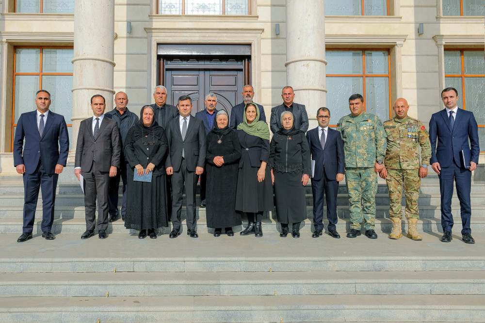 Səlahiyyətli nümayəndə şəhid ailələri üzvləri və qazilərlə görüşüb<font color=red> - FOTOLAR</font>