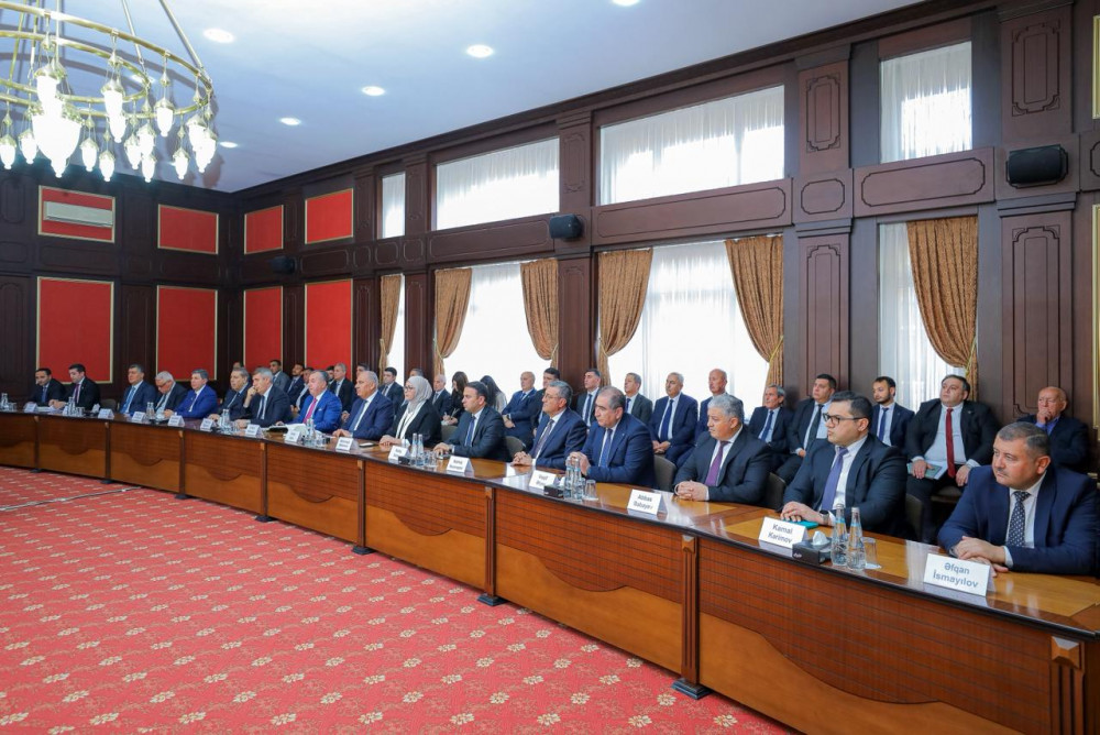 Naxçıvanda sahibkarlarla görüş keçirilib<font color=red> - FOTOLAR</font>