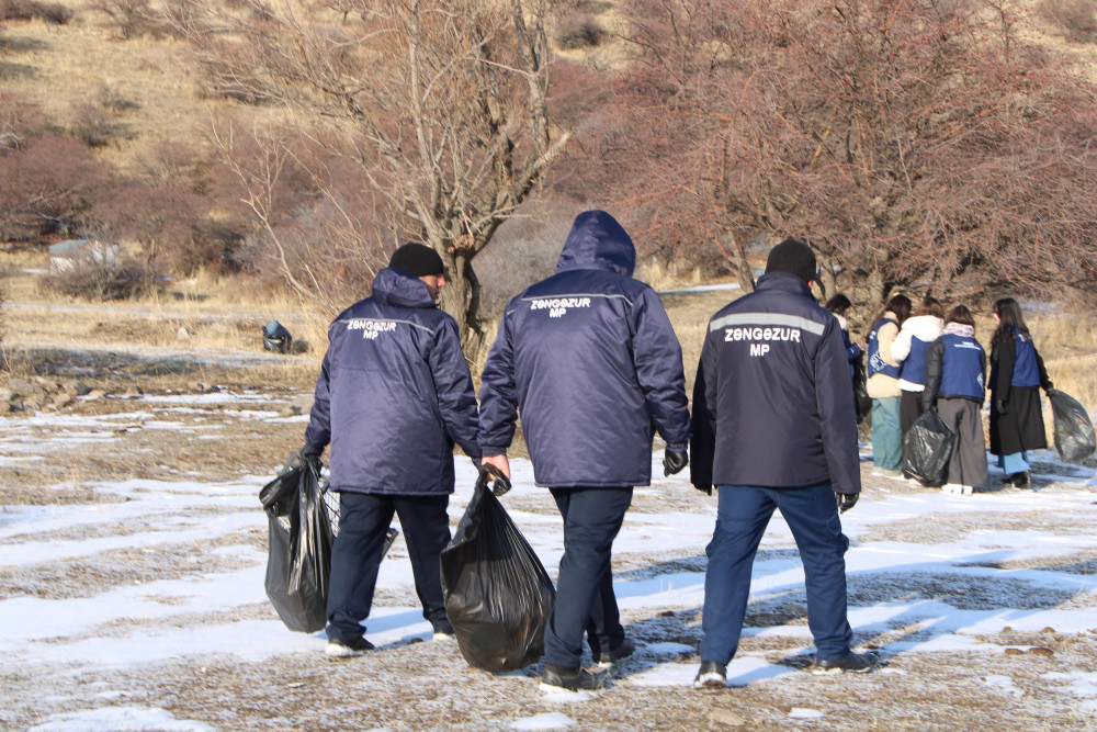 Naxçıvanda “Konstitusiya və Suverenlik İli” çərçivəsində növbəti təmizlik aksiyası keçirilib<font color=red> - FOTOLAR</font>