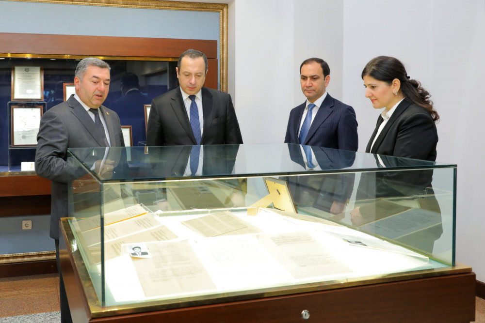 Ümummilli Liderin abidəsi və Heydər Əliyev muzeyi ziyarət olunub<font color=red> - FOTOLAR</font>