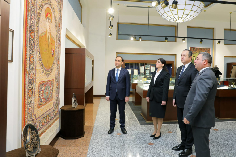 Ümummilli Liderin abidəsi və Heydər Əliyev muzeyi ziyarət olunub<font color=red> - FOTOLAR</font>