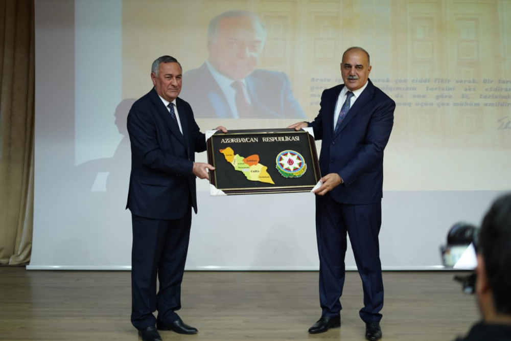 Naxçıvan Muxtar Respublikası Dövlət Arxivinin 100 illik yubileyinə həsr olunmuş tədbir keçirilib<font color=red> - FOTOLAR</font>