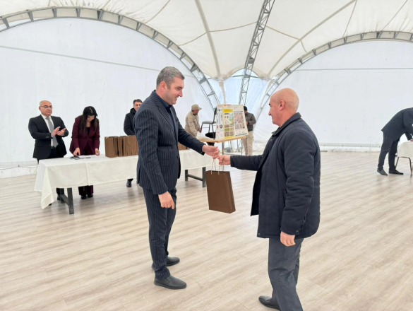 Növbəti köç karvanı Laçına çatıb, mənzillərin açarları təqdim olunub<font color=red> - FOTOLAR</font>