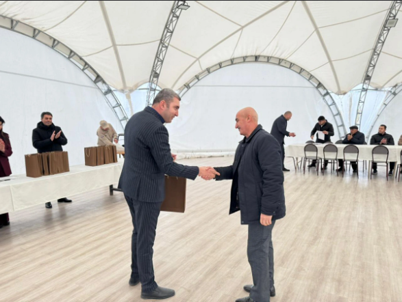 Növbəti köç karvanı Laçına çatıb, mənzillərin açarları təqdim olunub<font color=red> - FOTOLAR</font>