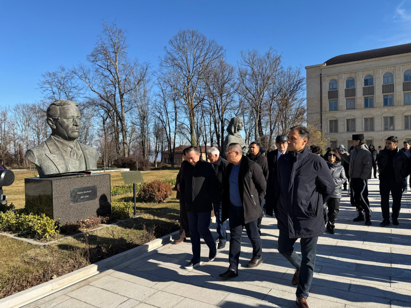 Özbəkistanın tanınmış incəsənət nümayəndələri Şuşaya səfər edib<font color=red> - FOTOLAR</font>