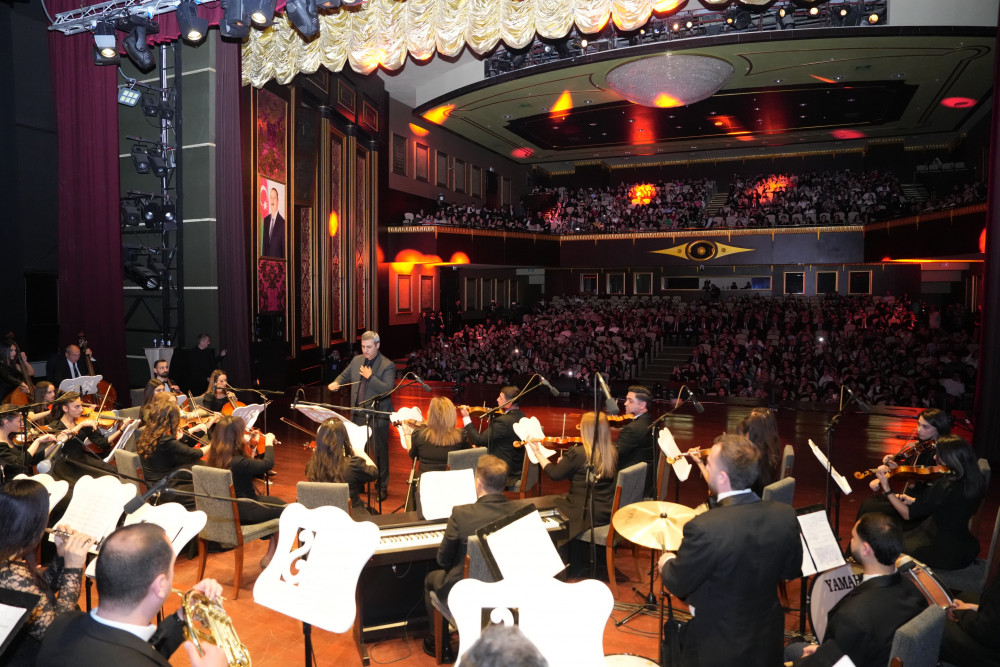 Elm və musiqi eyni səhnədə: NDU-nun dəvəti ilə Umut Yıldız Naxçıvanda<font color=red> - FOTOLAR</font>