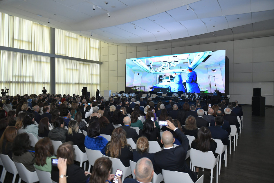 Həkimləri Təkmilləşdirmə İnstitutunun 90 illik yubileyinə həsr olunmuş beynəlxalq elmi-praktik konqres işə başlayıb<font color=red> - FOTOLAR</font>