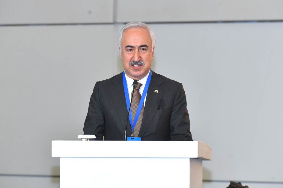 Həkimləri Təkmilləşdirmə İnstitutunun 90 illik yubileyinə həsr olunmuş beynəlxalq elmi-praktik konqres işə başlayıb<font color=red> - FOTOLAR</font>