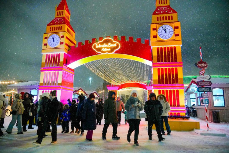 Astanada eyni vaxtda 40-dan çox Yeni il yolkası işıqlandırılıb<font color=red> - FOTOLAR</font>