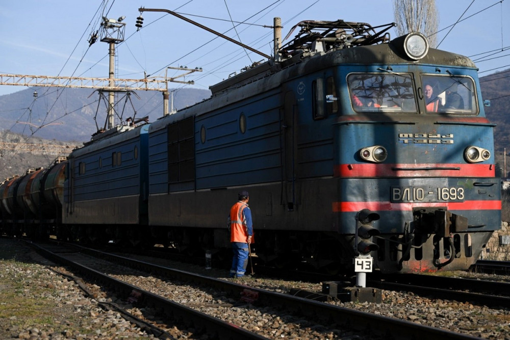 Azərbaycan yanacağını Ermənistana çatdıran ilk qatarın görüntüləri<font color=red> - FOTOLAR</font>