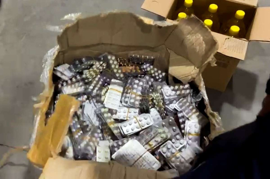 Külli miqdarda dərman vasitələrinin qanunsuz yolla ölkəyə gətirilməsinn qarşısı alınıb<font color=red> - FOTOLAR</font>