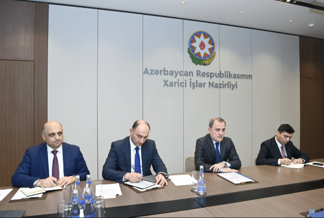 Yunanıstanın yeni səfiri etimadnaməsinin surətini Ceyhun Bayramova təqdim edib<font color=red> - FOTOLAR</font>