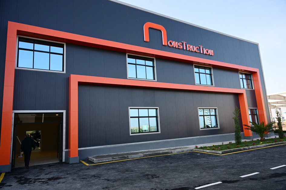 Prezident İlham Əliyev Ağdamda metal elektrik dirəklərinin istehsalı müəssisəsinin açılışında iştirak edib <font color=red> - FOTOLAR</font>