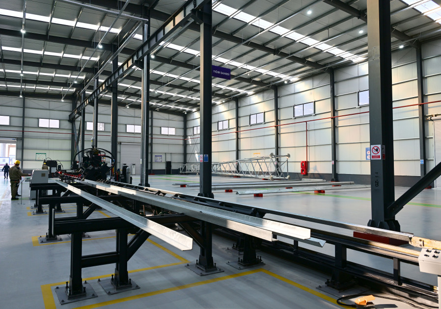 Prezident İlham Əliyev Ağdamda metal elektrik dirəklərinin istehsalı müəssisəsinin açılışında iştirak edib <font color=red> - FOTOLAR</font>