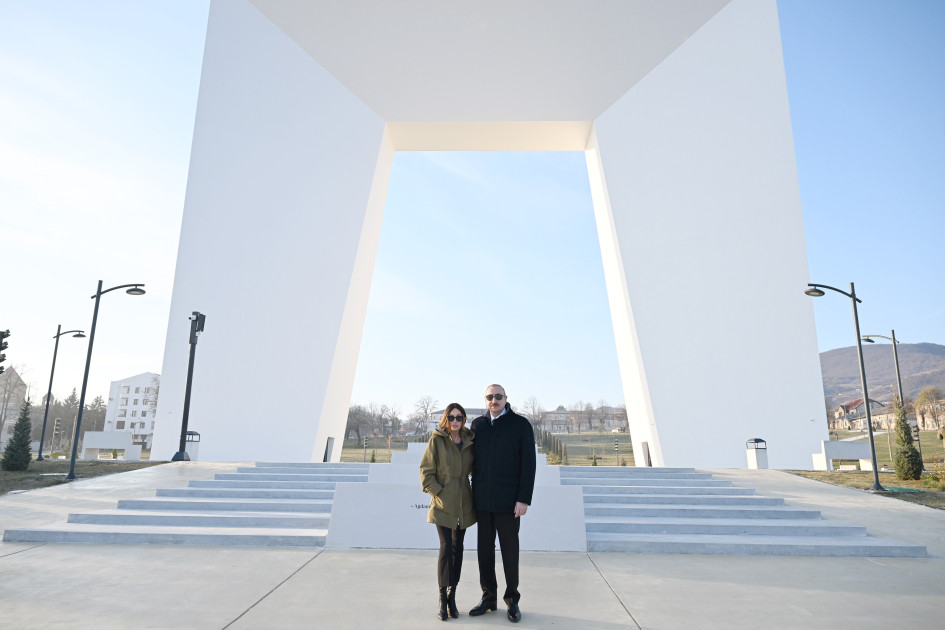 Prezident İlham Əliyev Xankəndi şəhərində Zəfər parkının açılışında iştirak edib<font color='red'> - YENİLƏNİB</font><font color=red> - FOTOLAR</font>