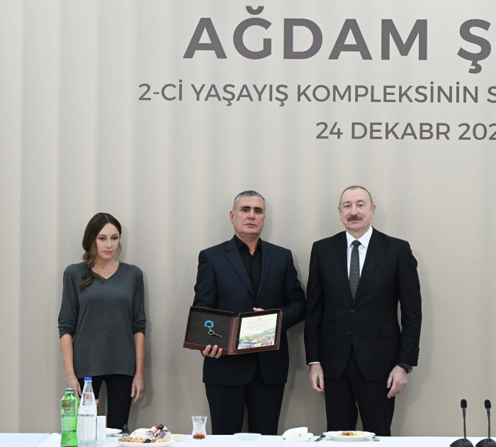 Prezident İlham Əliyev Ağdamda 2-ci yaşayış kompleksinin açılışında iştirak edib və buraya köçən sakinlərlə görüşüb<font color='red'> - YENİLƏNİB</font><font color=red> - FOTOLAR</font>