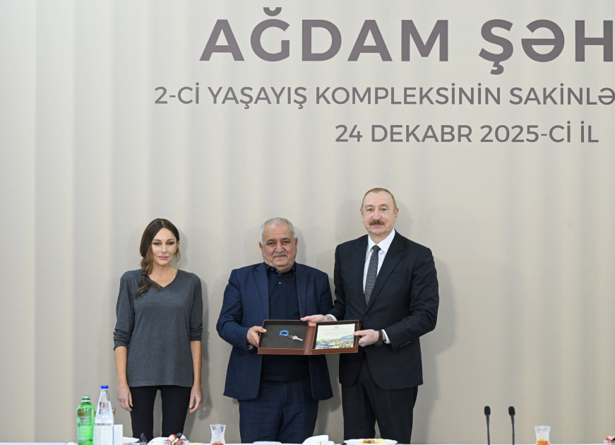 Prezident İlham Əliyev Ağdamda 2-ci yaşayış kompleksinin açılışında iştirak edib və buraya köçən sakinlərlə görüşüb<font color='red'> - YENİLƏNİB</font><font color=red> - FOTOLAR</font>